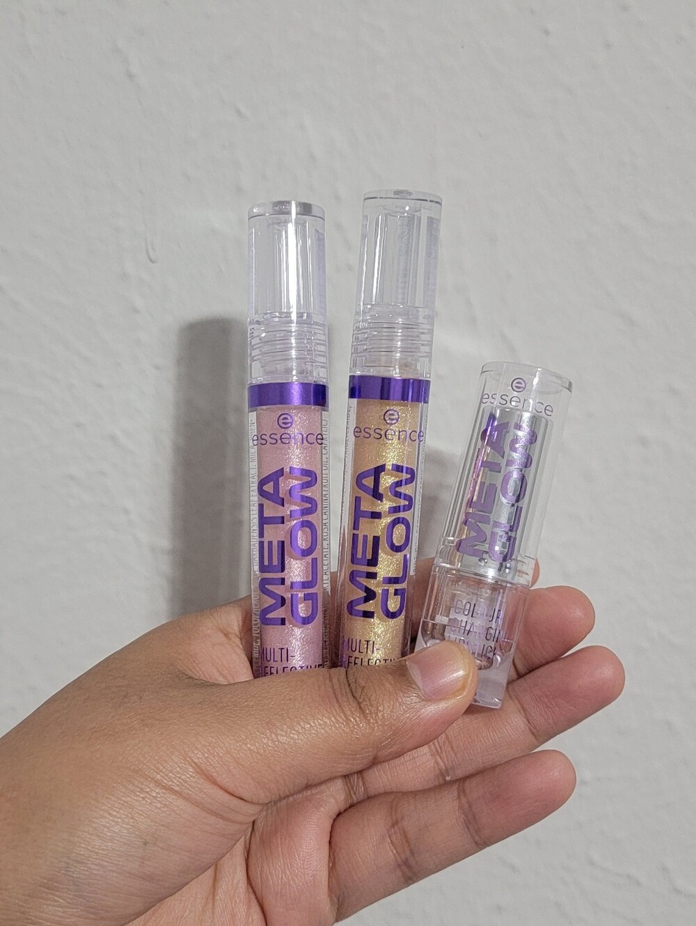 Bundle Of Essence Lip Makeup Meta Glow Collection .